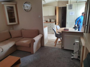 Stunning 3-Bed Caravan in Clacton-on-Sea